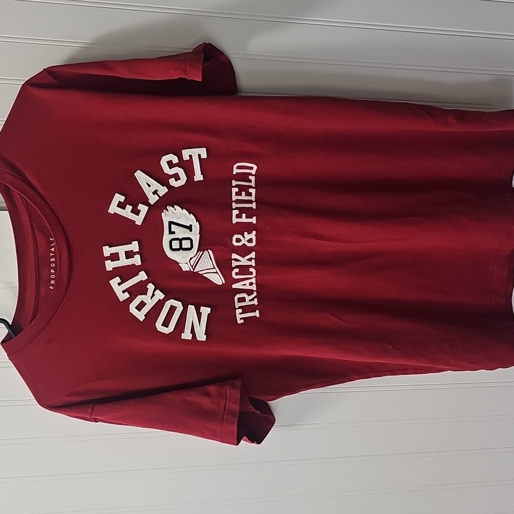 Aeropostale Maroon Graphic Tee